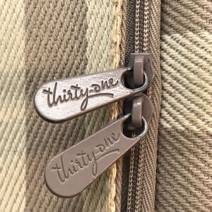 Thirty-One 31 Perfect Cents Zip Wallet Organizer Clutch Pockets Pattern Retired